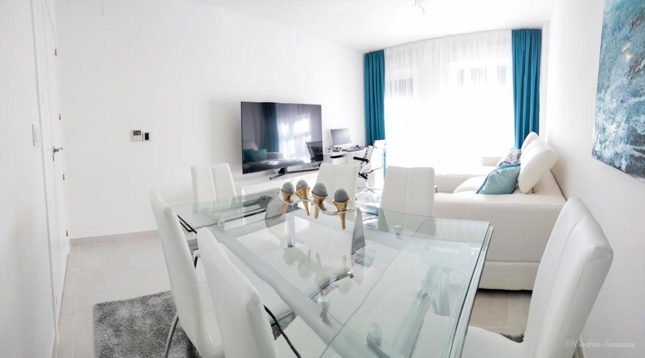 Lovely Apartment Centrally Located In Estepona Luaran gambar