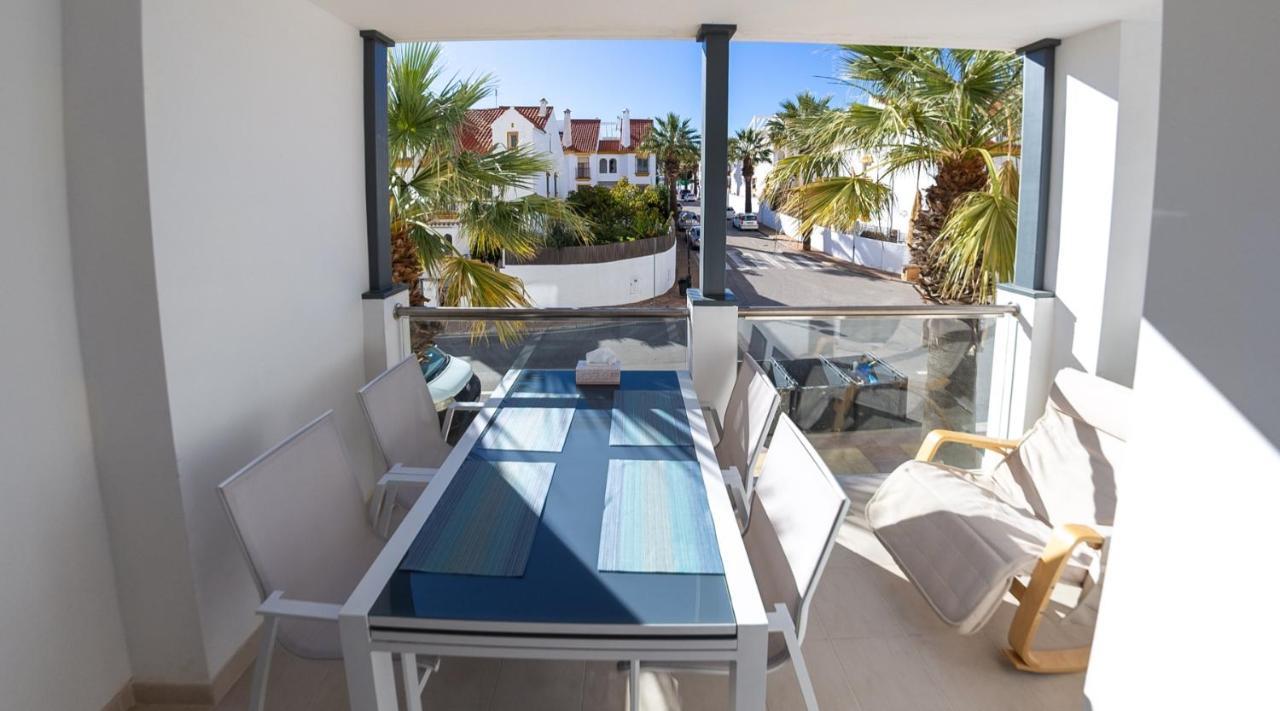 Lovely Apartment Centrally Located In Estepona Luaran gambar
