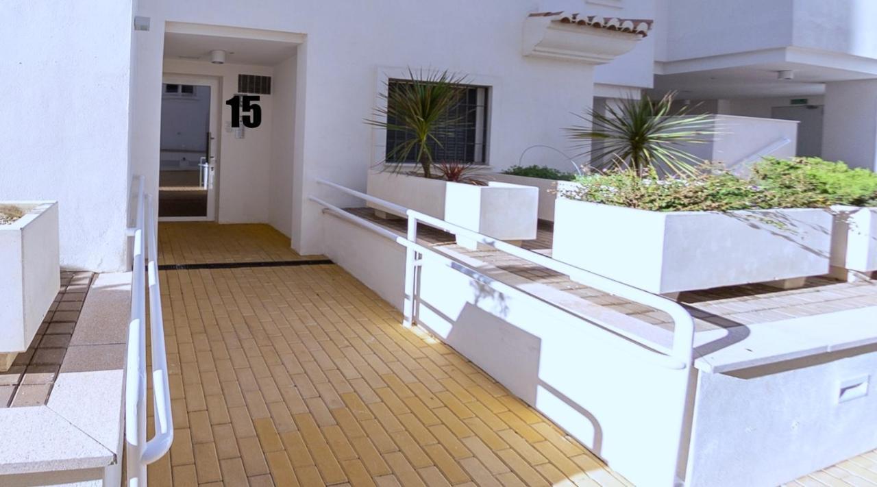 Lovely Apartment Centrally Located In Estepona Luaran gambar