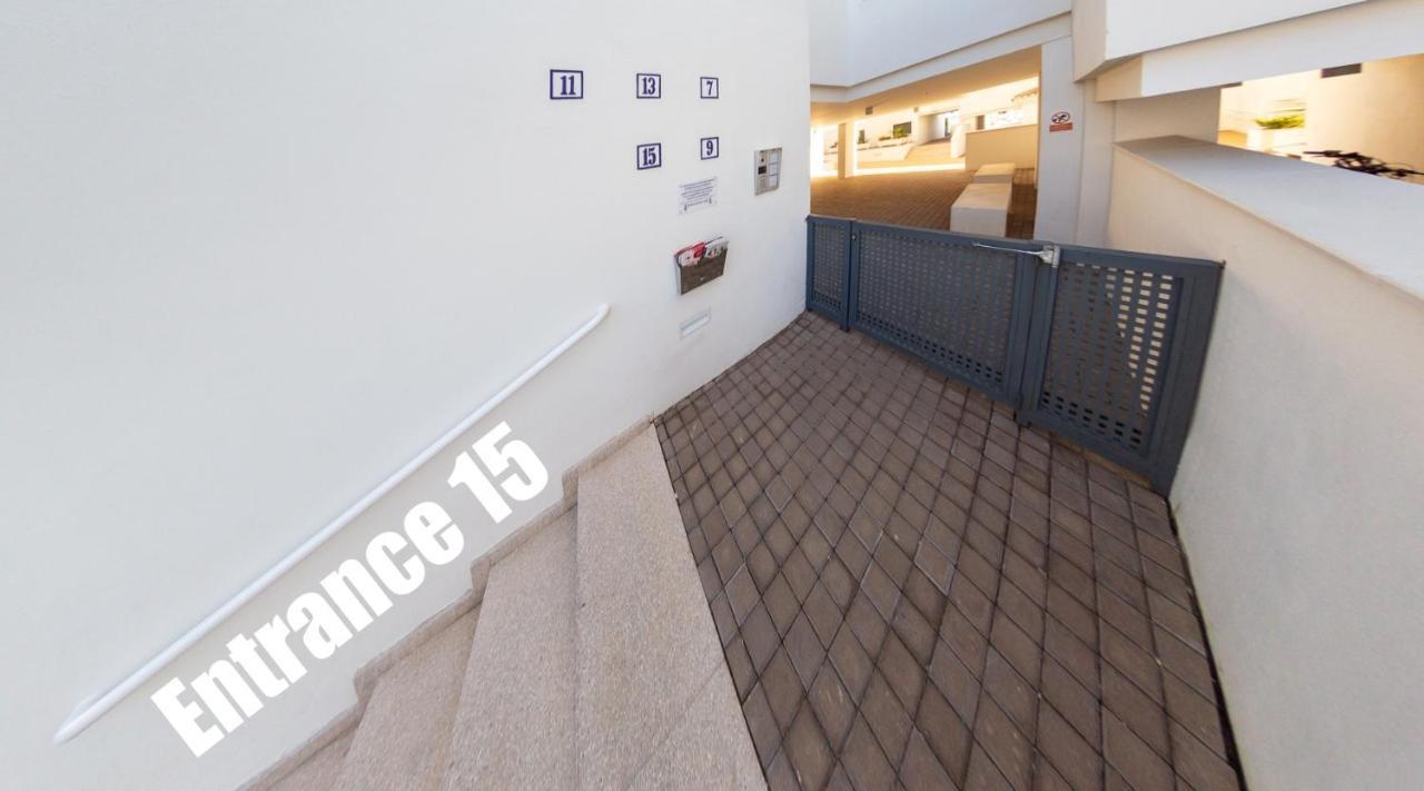 Lovely Apartment Centrally Located In Estepona Luaran gambar
